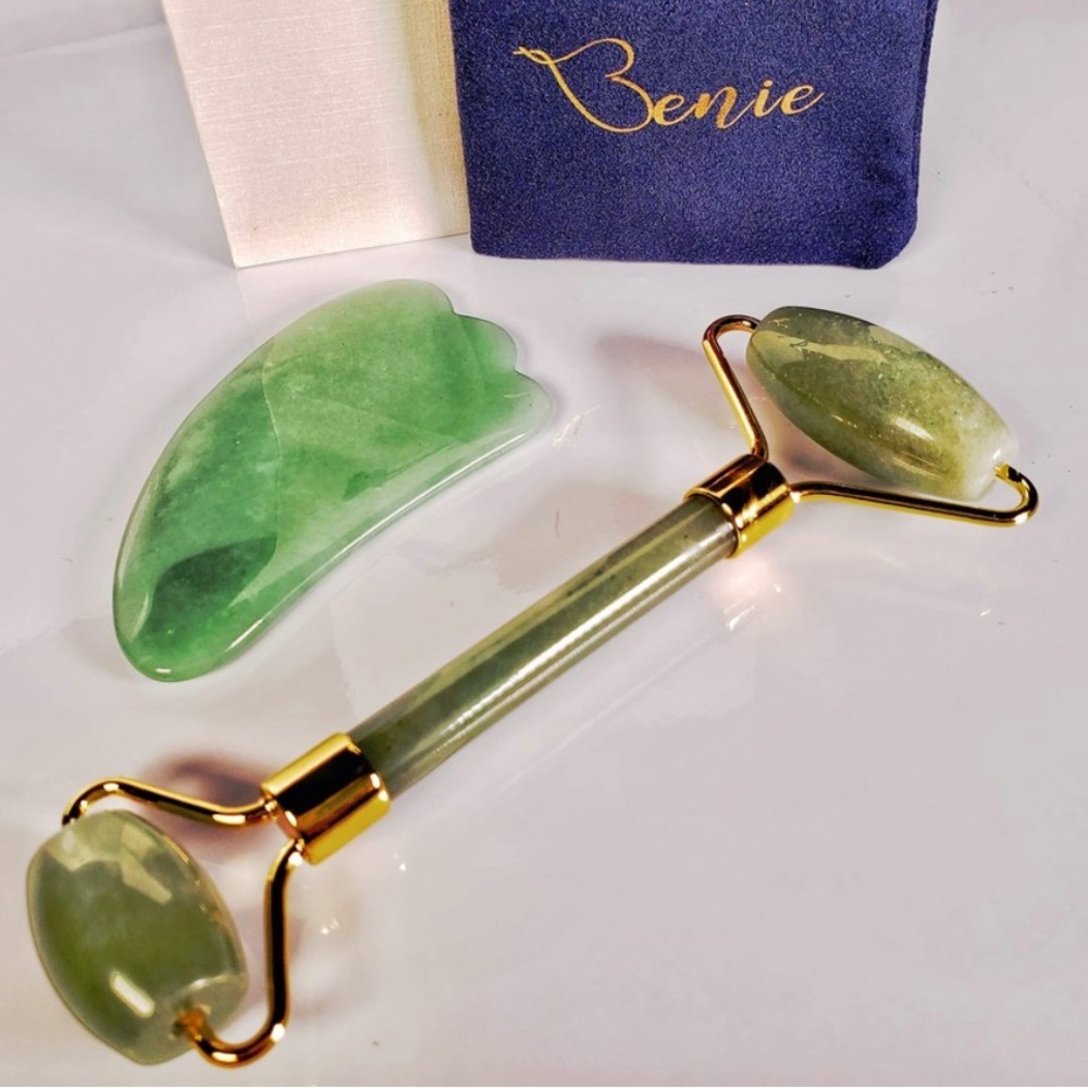 Jade facial roller